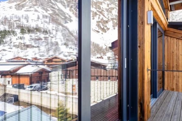 When does double glazing need replacing? 1